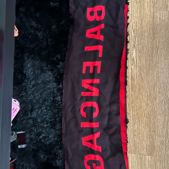Reversible Balenciaga scarf - Picture 2 of 2